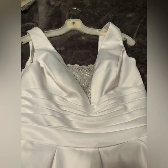 DAVID'S BRIDAL Cummerbund Satin Ball Gown Wedding Dress STYLE# V3848 Size 6 - Picture 9 of 14